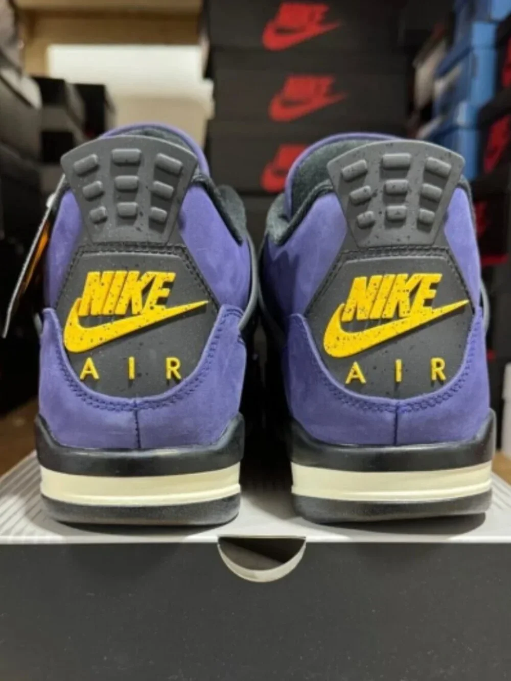 Air Jordan 4 Retro 'Lakers' BRAND NEW